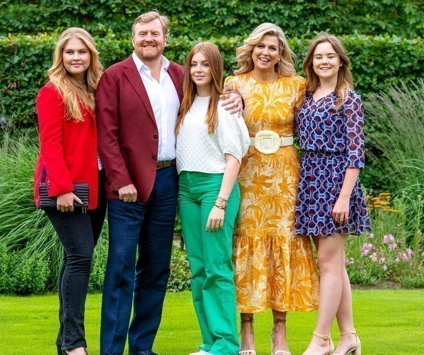Koninklijk gezin viert Koningsdag in oude stijl in Maastricht