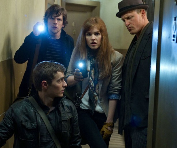 Jesse Eisenberg en zijn team toveren een bankkluis leeg