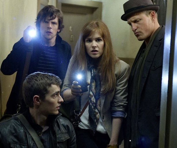 Jesse Eisenberg tovert een bankkluis leeg in Now You See Me