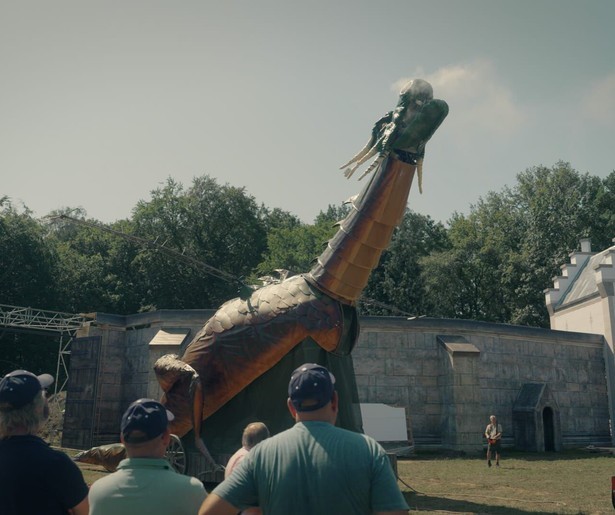 Een heel Limburgs dorp rukt uit voor het enorme theaterspektakel in de documentaire NPO Doc: Geluif in 't goeje
