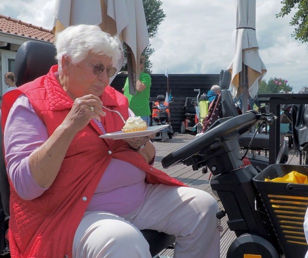 Frans Bromet onderzoekt Scootmobiel-schaamte in NPO Doc: Scootmobiel