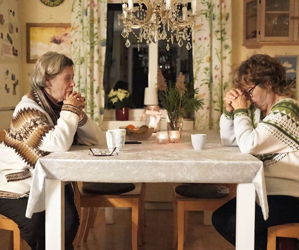 Zussen Kari Klo en May-Elin Storsletten staan voor een raadsel in de intrigerende NPO Doc: The Gullspång Miracle