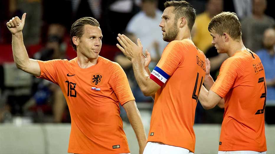 Oranje blijft bij de NOS Oranje blijft bij de NOS