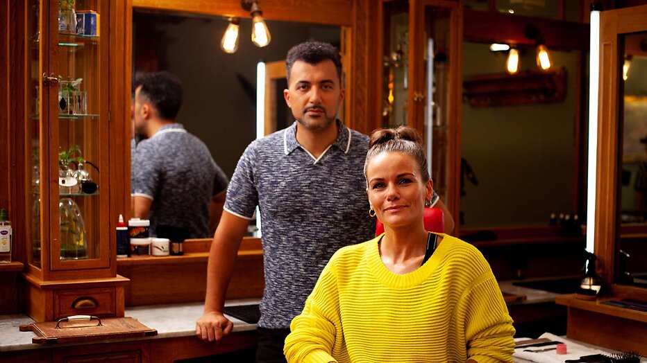 Özcan Akyol & Angela Schijf (De Geknipte Gast) Özcan Akyol & Angela Schijf (De Geknipte Gast)