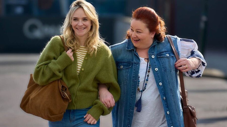 Bracha van Doesburgh en Eva Van der Gucht in Oogappels