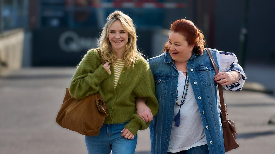 Bracha van Doesburgh en Eva Van der Gucht in Oogappels