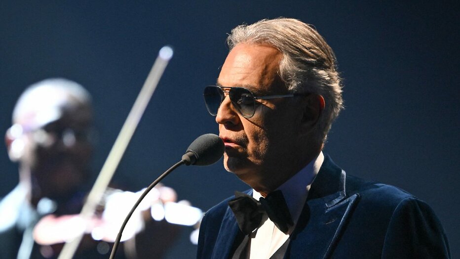 Andrea Bocelli treedt op tijdens Openingsceremonie 2026