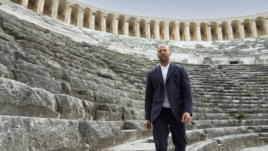 Jason Statham in Operation Fortune: Ruse de Guerre