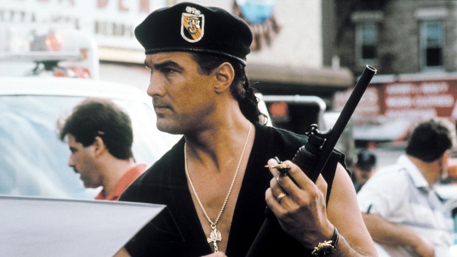 Steven Seagal als Gino Felino in Out for Justice Steven Seagal als Gino Felino in Out for Justice