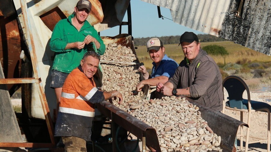 Outback Opal Hunters