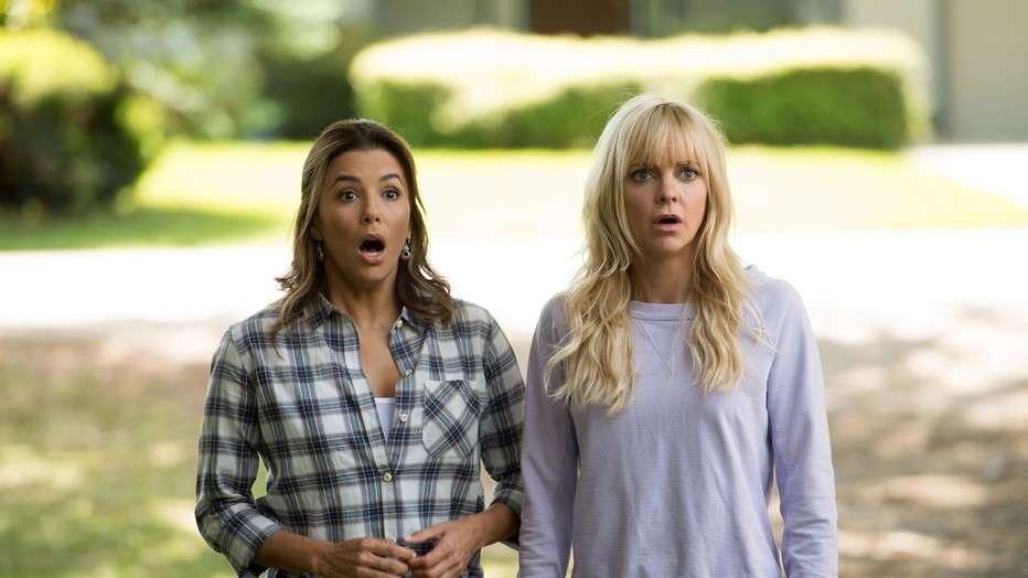Eva Longoria en Anna Faris in Overboard Eva Longoria en Anna Faris in Overboard
