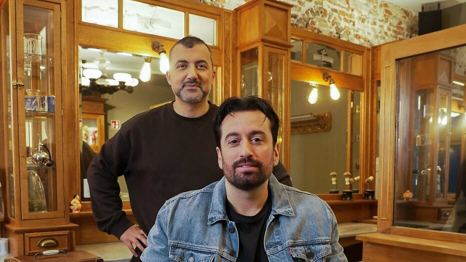 Özcan Akyol en Dotan in De Geknipte Gast