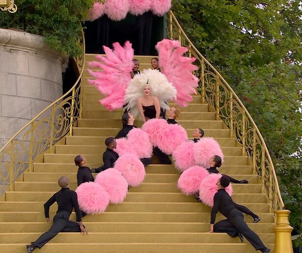 NOS commentaar openingsceremonie Olympische Spelen kan kijkers niet bekoren