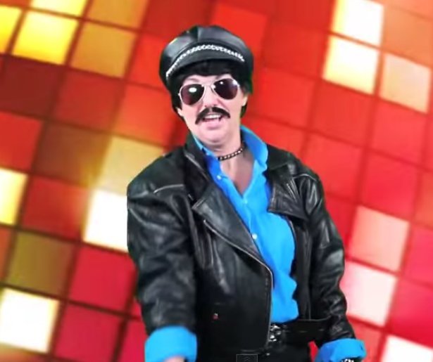 YouTube-hit: Onno Hoes inspireert carnavalszanger