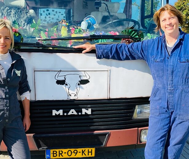 Boerin Bertie onthult wat er na de selectie met de brieven gebeurt in Boer Zoekt Vrouw