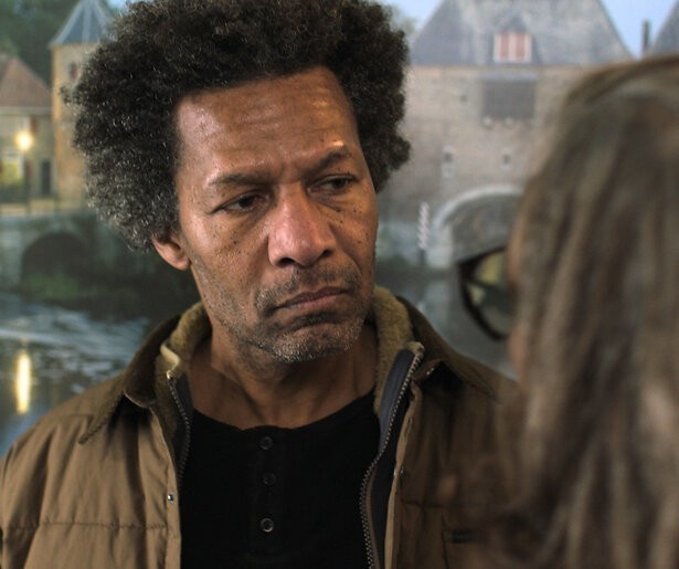 Mike Libanon zoekt onderdak in Oogappels