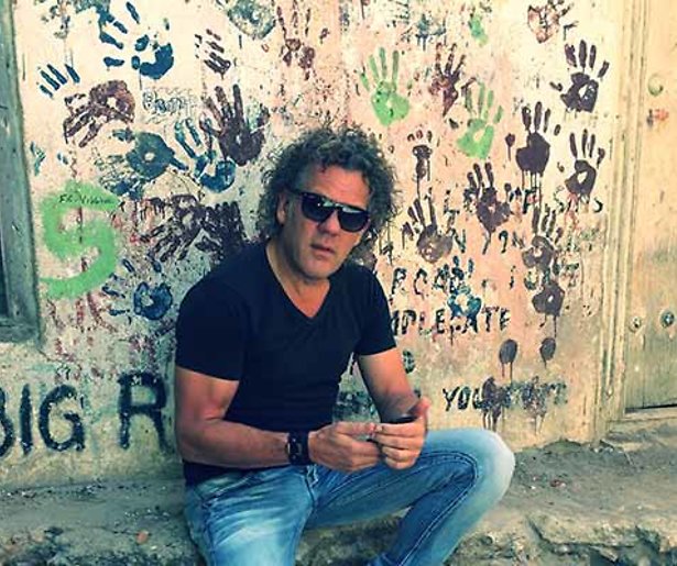 Chaos in Kenia in Oplichters in het Buitenland