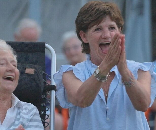 Jullie vinden: deze presentatrice moet Martine van Os opvolgen bij We Zijn Er Bijna!