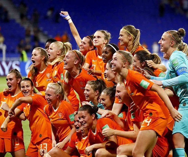 De TV van gisteren: Ongelooflijke 5 miljoen kijkers voor halve finale Oranjevrouwen 