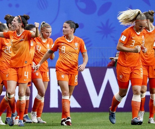 De TV van gisteren: Oranje vaagt concurrentie weg voor het oog van 3.5 miljoen kijkers