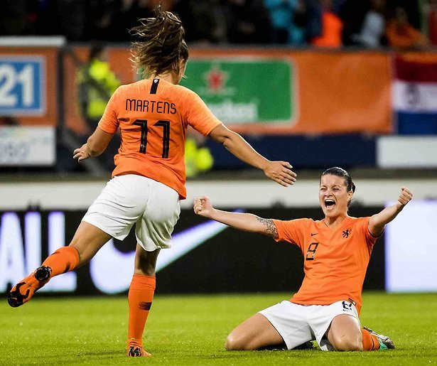 De TV van gisteren: 1,1 miljoen voor Oranje voetbalvrouwen tegen Slowakije