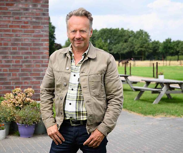 De TV van gisteren: Kijkcijferhorror voor Joris Linssen met Out of Office