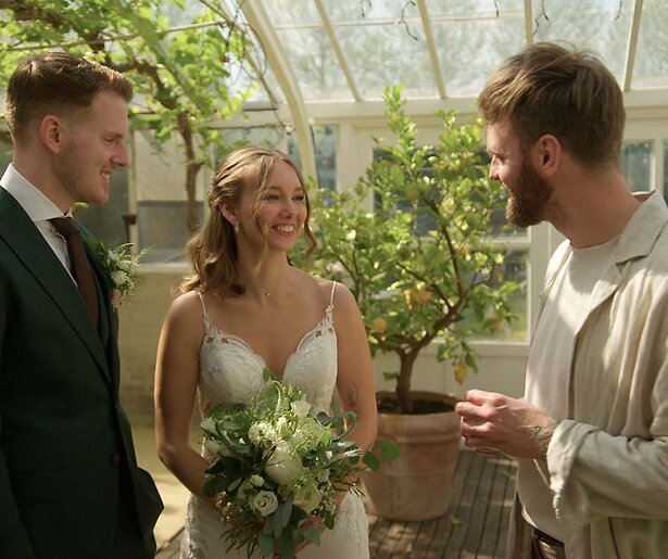 Tim Hofman deelt beelden van Over Mijn Lijk-reünie 