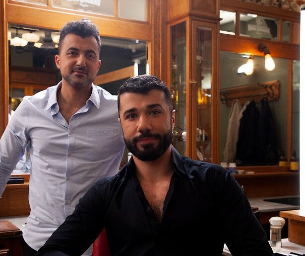 Özcan Akyol maakt speciale reeks van De Geknipte Gast