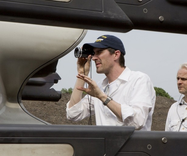 Tom Cruise redt de wereld in Oblivion