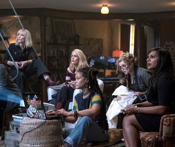 Sandra Bullock weet precies wie ze moet bellen in Ocean's 8