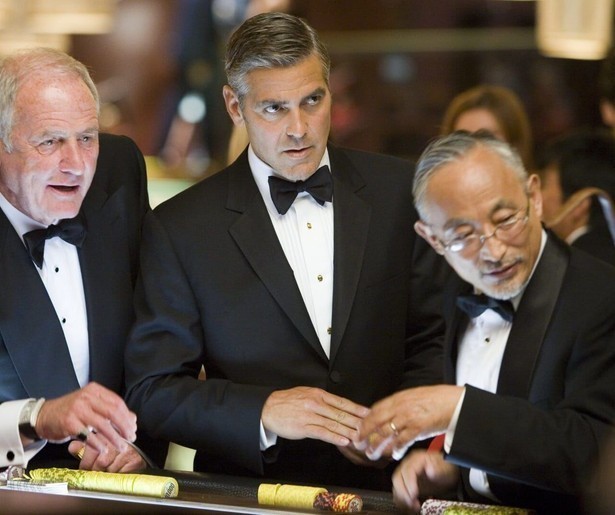 George Clooney beraamt een overval op casinobaas Al Pacino in Ocean's Thirteen