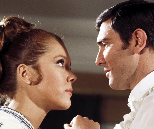 George Lazenby neemt het op tegen Telly Savalas in On Her Majesty's Secret Service