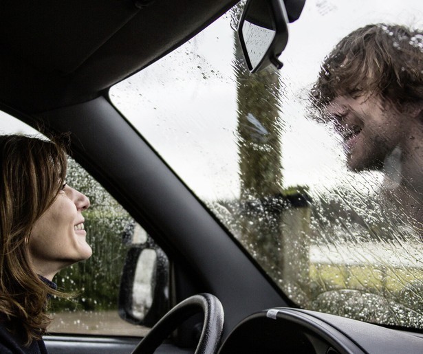 Koen De Graeve wil zijn ex en nieuwe vriendin allebei bij zich hebben in Onder het Hart