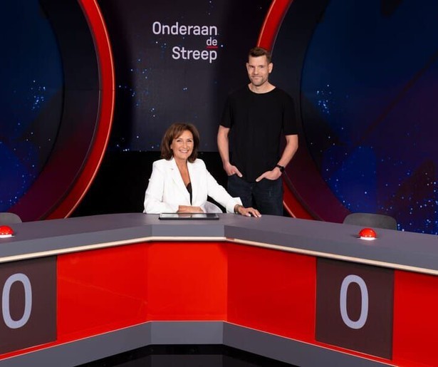 Astrid Joosten debuteert met haar nieuwe panelquiz Onderaan de Streep