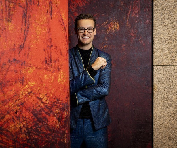 Splinter Chabot bekijkt de renovatie van het Binnenhof