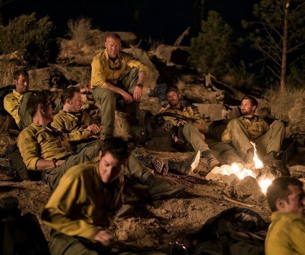 Josh Brolin en zijn mannen moeten zware offers brengen in Only the Brave