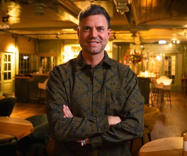 Simon Keizer trapt het nieuwe muziekprogramma Onvergetelijke Liedjes af