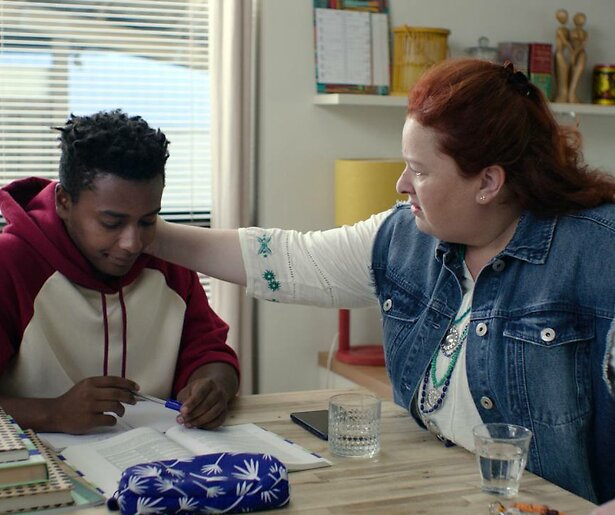 Danny doet een schokkende ontdekking over zijn vader in Oogappels