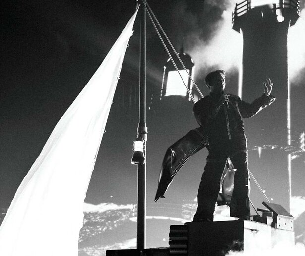 Tweede halve finale van het Eurovisie Songfestival bomvol met props en heftige outfits