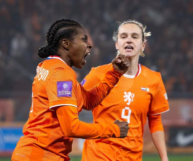 De Oranjeleeuwinnen nemen het in strijd om WK-ticket op tegen Frankrijk 