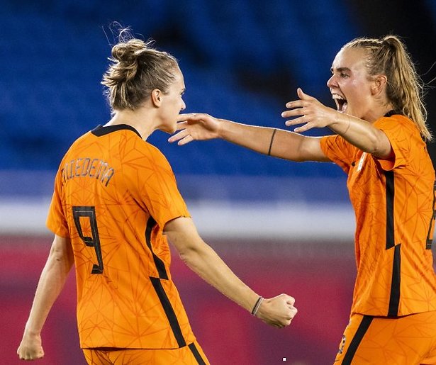 OranjeLeeuwinnen strijden tegen Tsjechië