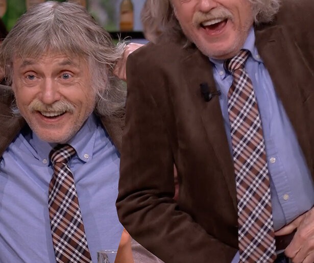 Video: Johan Derksen toont op veler verzoek zijn oren