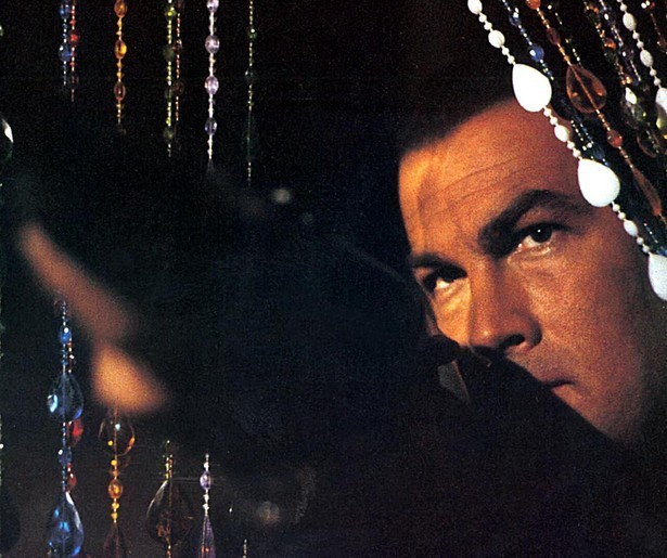 Steven Seagal wil in Out for Justice maar één ding: gerechtigheid