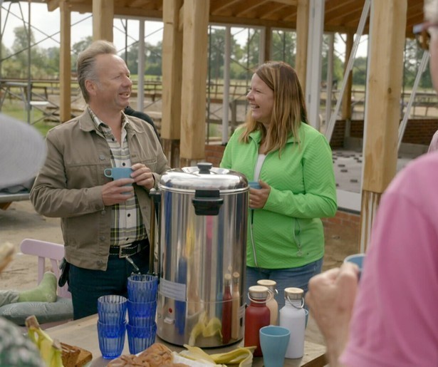 Alexandra genoot van opnames Out of Office: 'Ik leerde dat ik mezelf mag zijn'