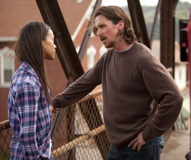 Christian Bale moet zijn broer redden in Out of the Furnace
