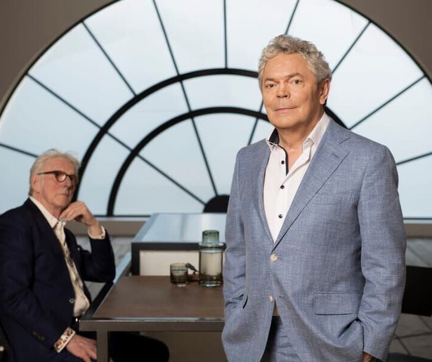 Freek de Jonge opent het nieuwe seizoen van Over Leven