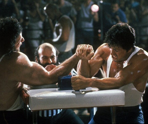 Armpjedrukken met Sylvester Stallone in Over the Top