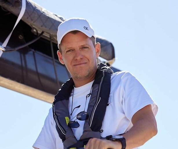 Kees Tol kan de druk nauwelijks meer aan in Over de Oceaan