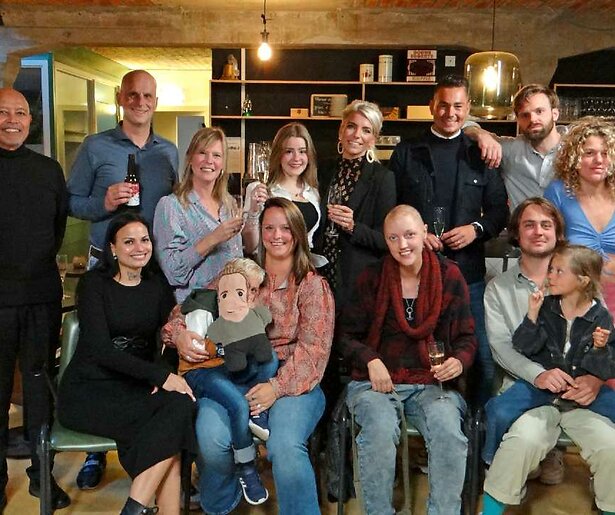 Tim Hofman blikt met enkele OML'ers terug in achtdelige reeks Over Mijn Lijk: De Reünie