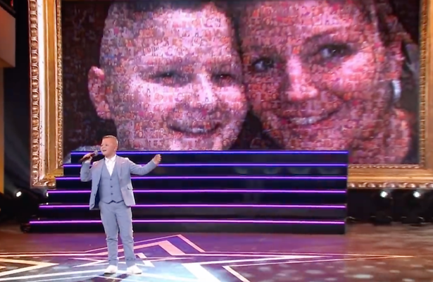 Videosnack: tranen om Pietje die Mama zingt